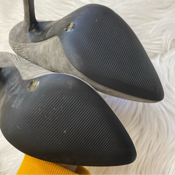 Gray suede pointed toe heels - Picture 7 of 9